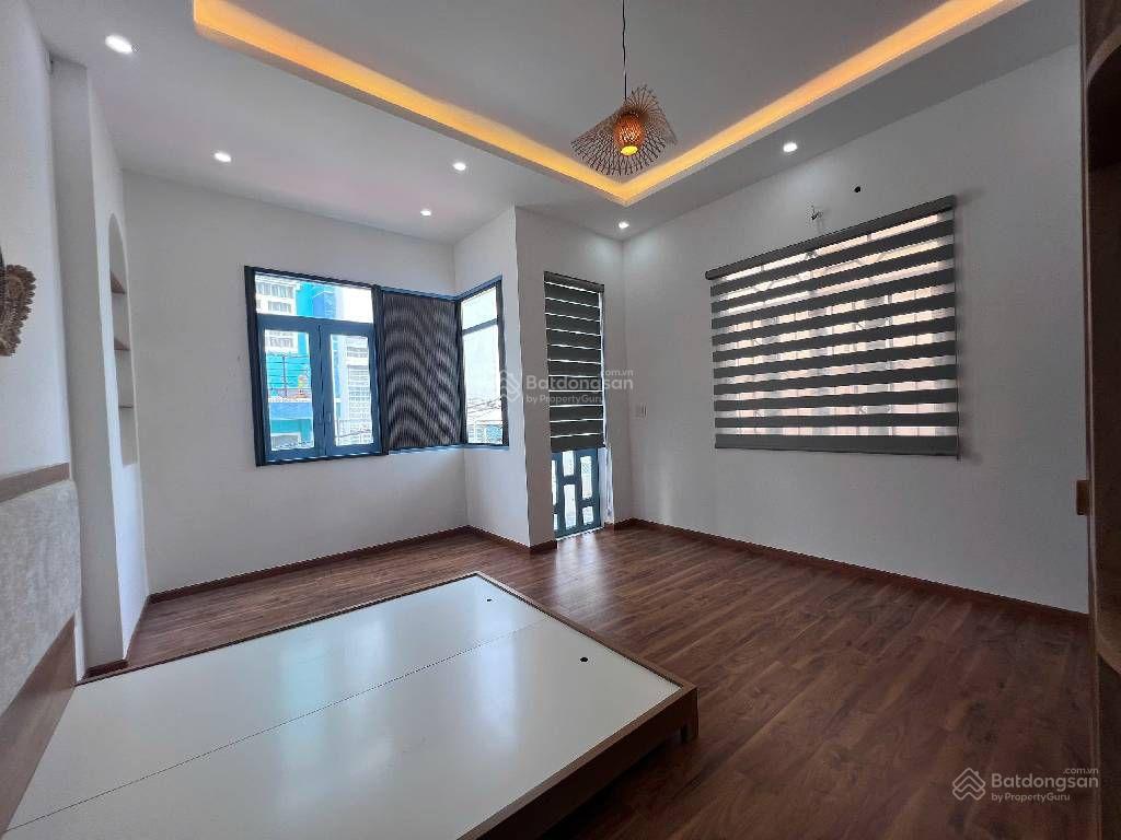 Chdv 9 tầng âu dương lân, q. 8  hầm thang máy dtsd 855m2  30 phòng  dòng tiền 200 triệu/tháng