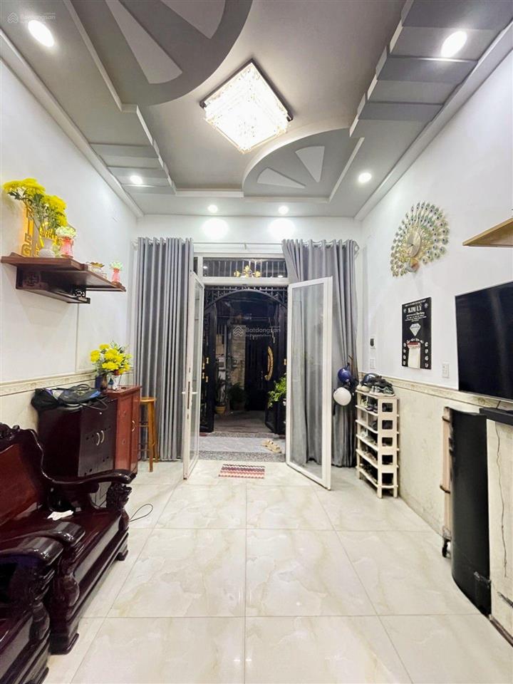 Bán nhà tám danh thông tạ quang bửu xe hơi sát cửa, mới đẹp nhỉnh 6 tỷ.