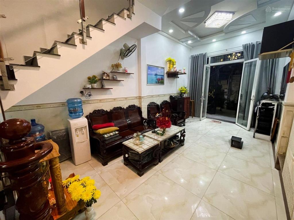 Bán nhà tám danh thông tạ quang bửu xe hơi sát cửa, mới đẹp nhỉnh 6 tỷ.