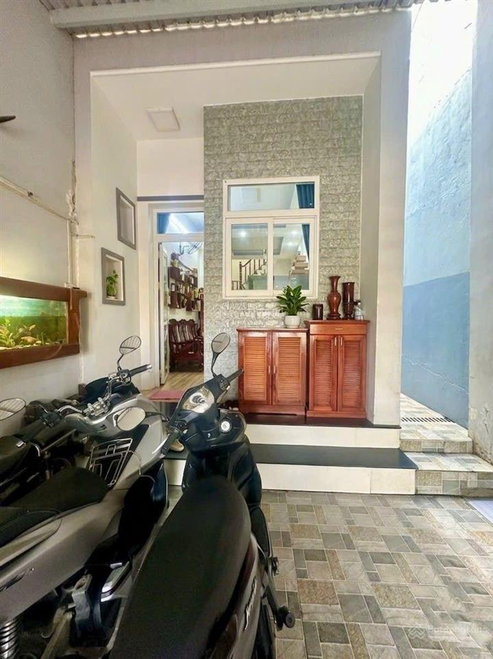 Mặt tiền lưu hữu phước q.8 vừa ở vừa kd  7 phòng  4x25m, chỉ 7.8 tỷ dòng tiền 12tr/tháng