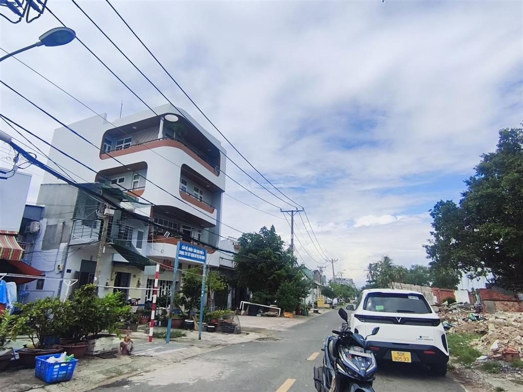 Mặt tiền view bờ sông q8 cực kỳ tiềm năng, 5.8x21m nở hậu 6.7m, chỉ 7. x tỷ