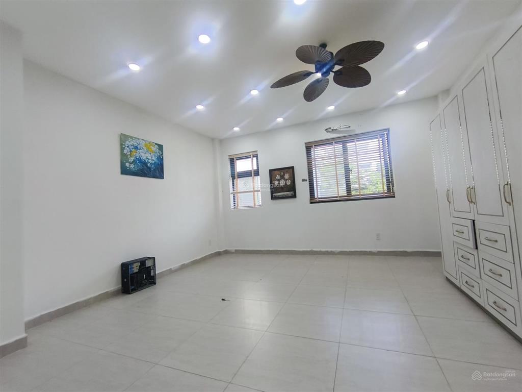 Nhà đẹp mới ken valora island bình hưng  4 tầng, 100m2, chỉ 10.5 tỷ.