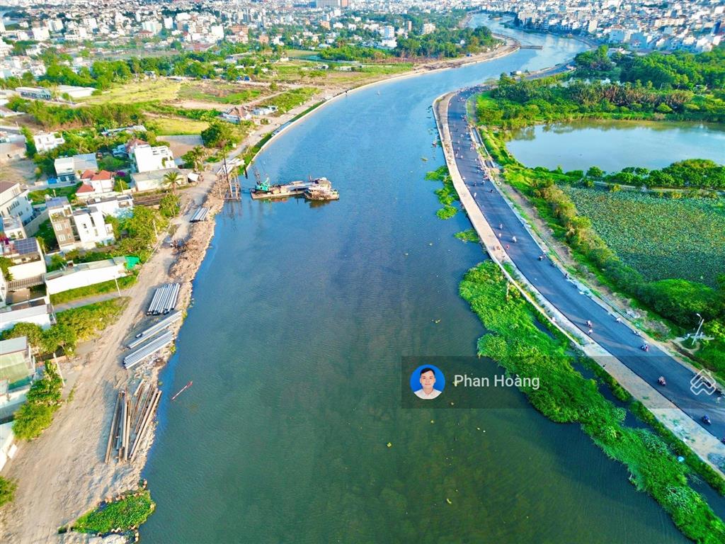Đất 5x30 mặt tiền sông vàm thuât gần vườn lài, cách cầu thép an phú đông qua gò vấp 1km, giá 14.7tỷ