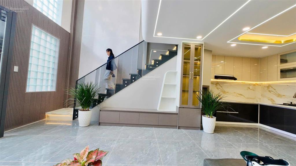 Nhà 5.5x10, có 4 tầng, 5 phòng ngủ, 6wc, full nội thất hẻm vườn lài nối dài, giá 5.63 tỷ tl