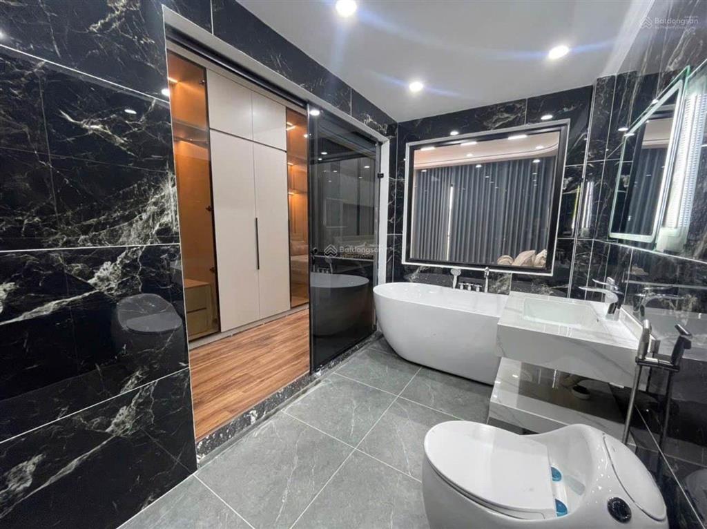 Bán gấp nhà phố tư đình  quận long biên  ô tô  thang máy  dt 54 m2  8 tầng
