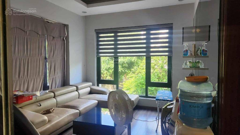 Bán gấp nhàtây nam hồ linh đàm vỉa hè ô tô đỗ dt130 m24 tầng
