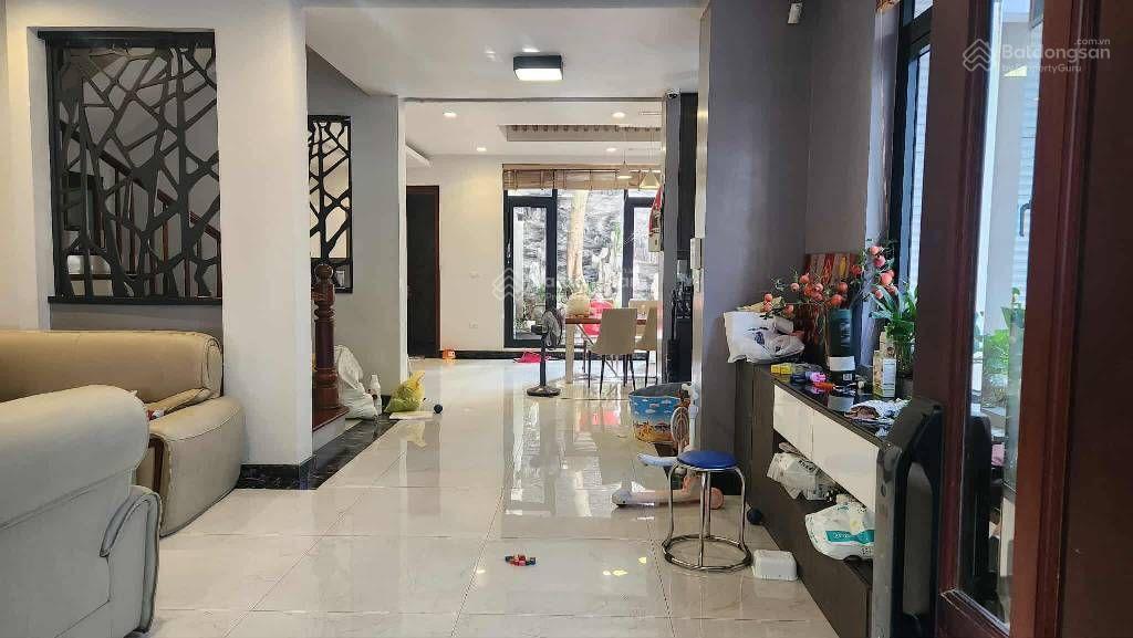 Bán gấp nhàtây nam hồ linh đàm vỉa hè ô tô đỗ dt130 m24 tầng
