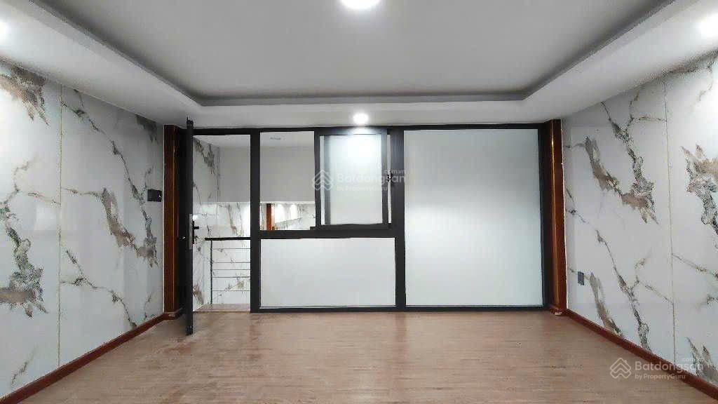 Bán nhà 2 tầng tân kỳ tân quý hẻm xe tải thông.
giá bán 5.2 tỷ (còn thương lượng)