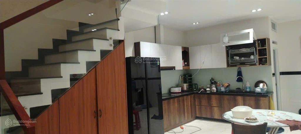 Giảm 500tr nhà 3 tầng võ văn vân chỉ 3.9 tỷ( còn thương lượng) sát quận bình tân.