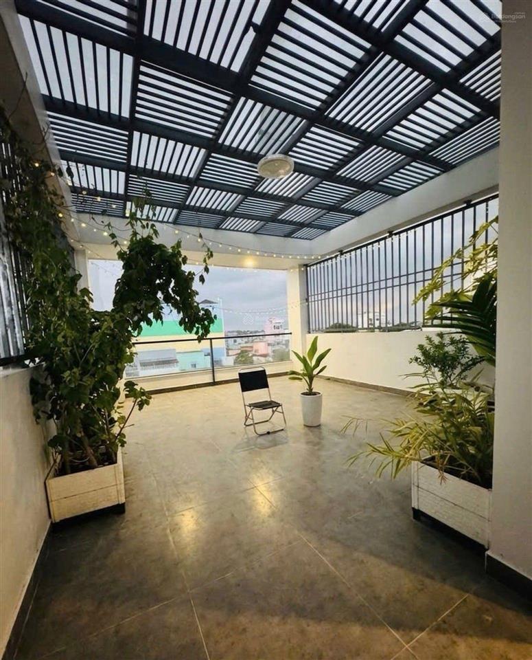 Ngay nguyễn thị  lê trọng tấn chỉ nhỉnh 5 tỷ 60m nhà 4 tầng mới tinh 4pn 4wc rộng rãi
