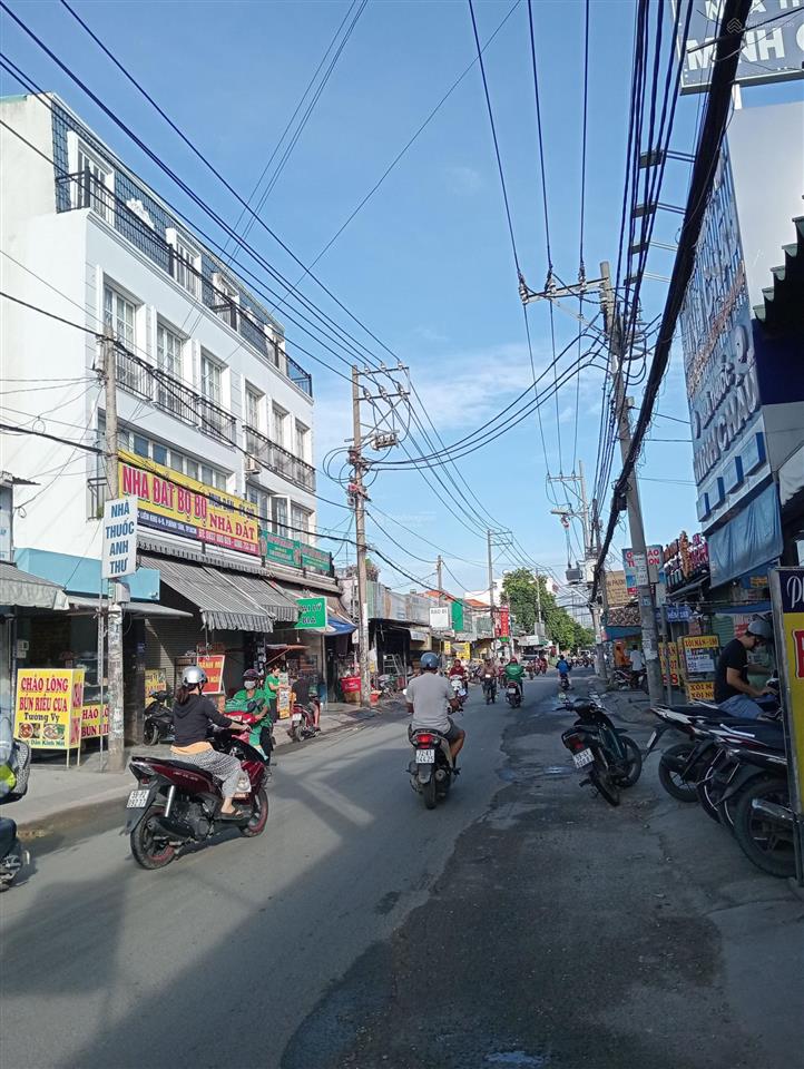 5.7 tỷ nhà 4 tầng 88 m công nhận đủ.anh đức chính chủ cần bán gấp căn nhà đẹp liên khu 56 bìn