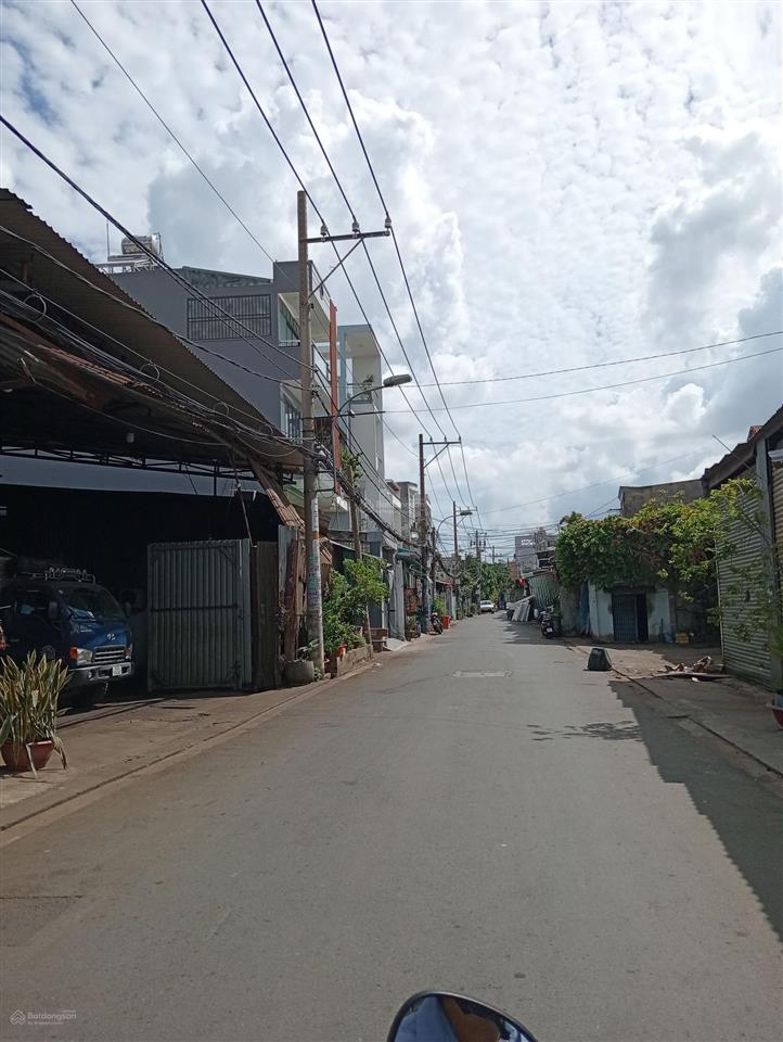 Bán đất tặng nhà vị trí đẹp bình tân 485. tỷ còn thương lượng dt 4x17(68m) chỉ/hơn 4 tỏi nhà
