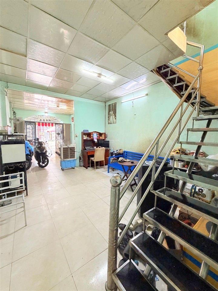 4.6tỷ nhà 2 mặt hẻm ô tô 86m2 nở hậu thoáng 2 mặt thích hợp kinh doanh. nhà 2 mặt hẻm