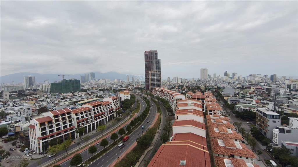 Khối đế panoma 2, ngay ngã tư, sãnh, 272m2. 5 phút tới biển, khu dân cư cao cấp