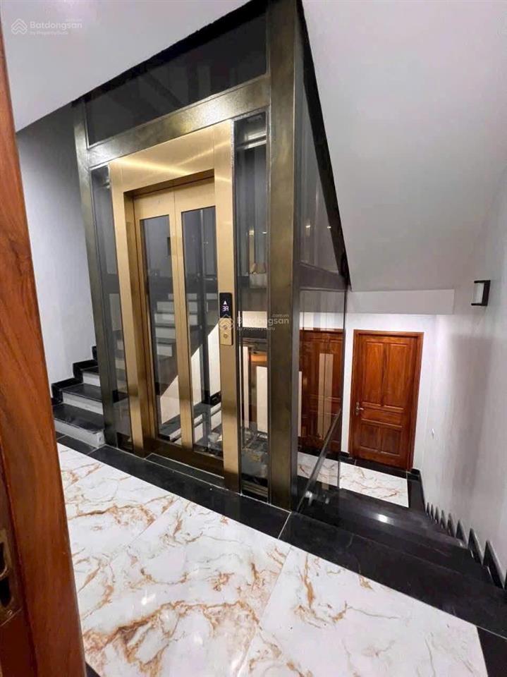 Chính chủ cần bán nhà hoàng cầu  dt 55m2  lô góc  ngõ thông  ô tô