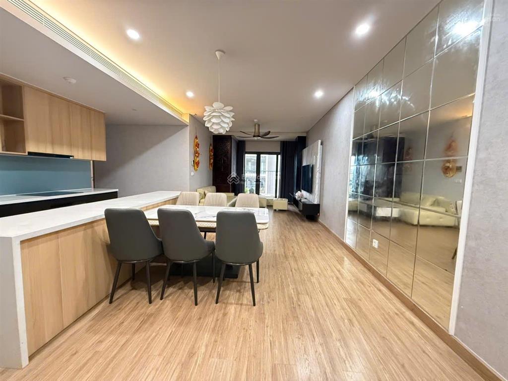 Chủ nước ngoài cần bán cắt lỗ sâu căn 95.5m2 chung cư flc twin 265 cầu giấy  chỉ 9tỷ rẻ nhất toà