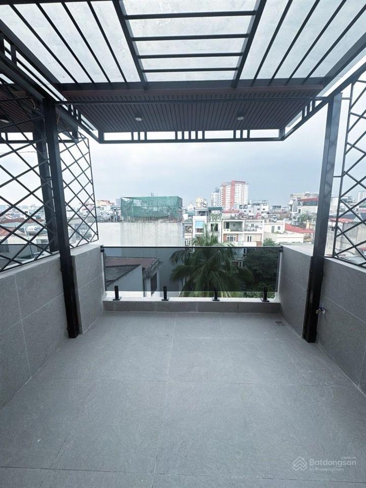 Bán nhà việt hưng  42m2 ô tô vào nhà  gần big c  cực hiếm