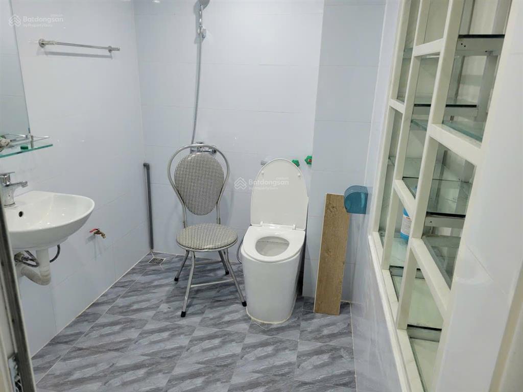 Căn hộ thoáng, đẹp, nhiều ánh sáng phố liên trì  nguyễn du, 50m2, gồm 1 pn, giá thuê 10 tr/th
