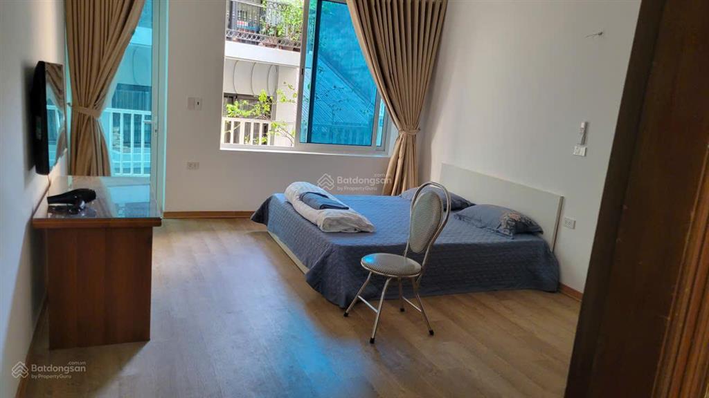 Căn hộ thoáng, đẹp, nhiều ánh sáng phố liên trì  nguyễn du, 50m2, gồm 1 pn, giá thuê 10 tr/th