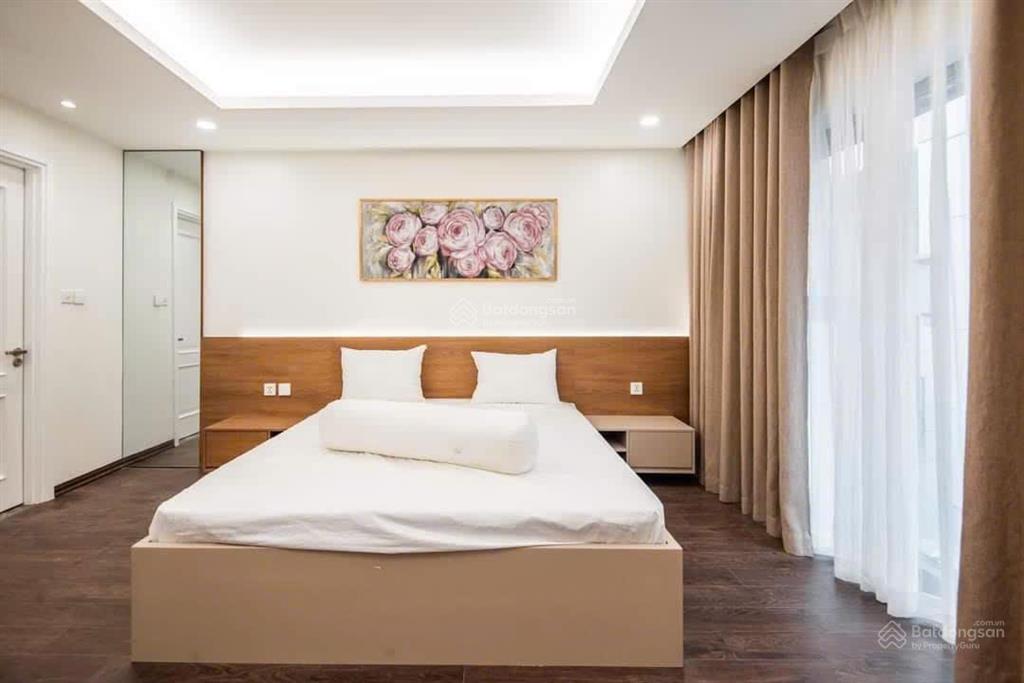 Căn hộ có ban công siêu thoáng, đẹp, phố huế, dt 80m2, gồm 2 pn, vs khép kín giá 20 triệu.