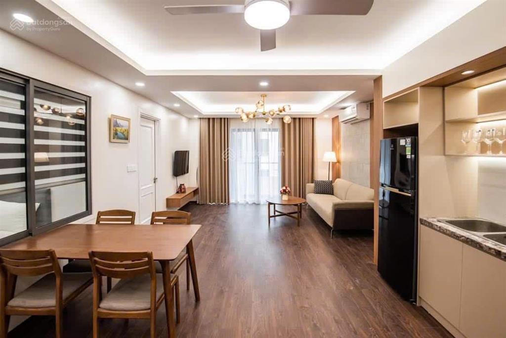 Căn hộ có ban công siêu thoáng, đẹp, phố huế, dt 80m2, gồm 2 pn, vs khép kín giá 20 triệu.