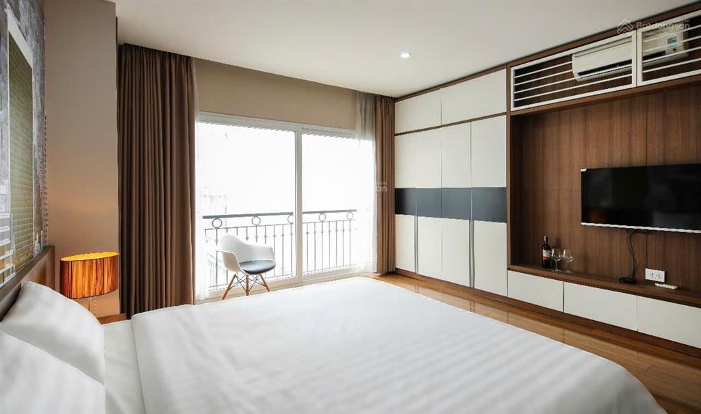 Tòa căn hộ cực vip quận hoàn kiếm, dt 130m2, gồm 2 pn, nội thất cao cấp giá thuê cực hấp dẫn