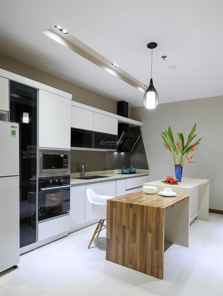 Tòa căn hộ cực vip quận hoàn kiếm, dt 130m2, gồm 2 pn, nội thất cao cấp giá thuê cực hấp dẫn