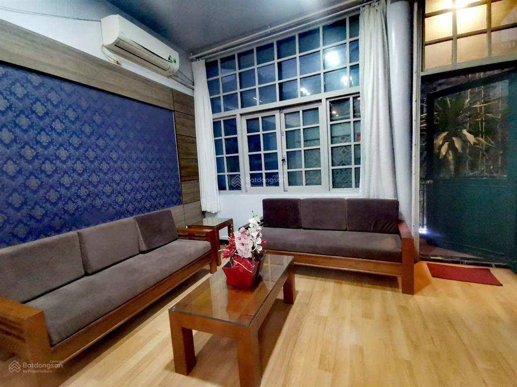 Duplex 2 tầng rộng, thoáng phố bà triệu, dt 120m2 gồm 2 pn, 1 bếp + khách riêng, giá thuê 17tr