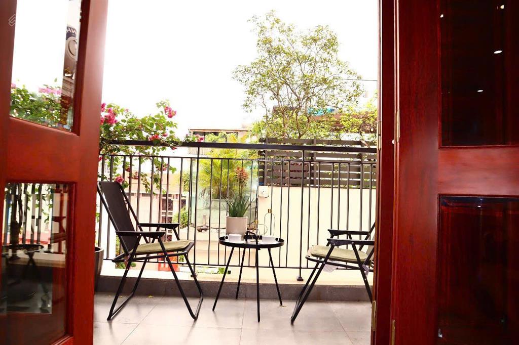 Căn hộ 2 ban công siêu đẹp phố tôn thất thiệp  hk, dt 70m2, gồm 1pn, bếp + khách, giá 14tr