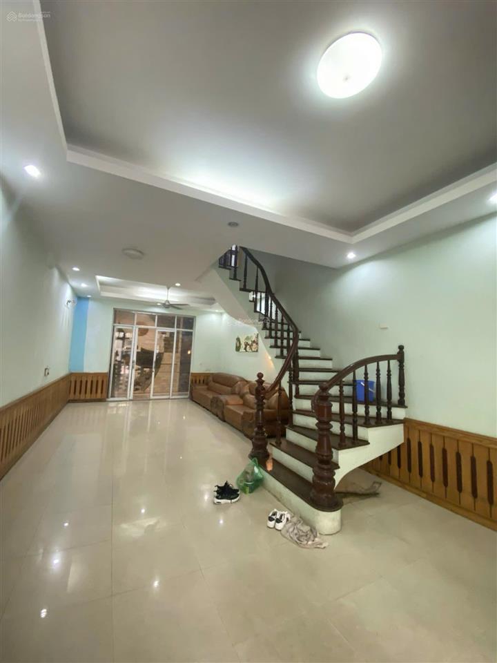 Phân lô ngõ 61 lạc trung, dt 70m2 x 4 tầng, mt 4,5m giá 19tr. nhà khá mới đẹp, ngõ 2 ô tô tránh