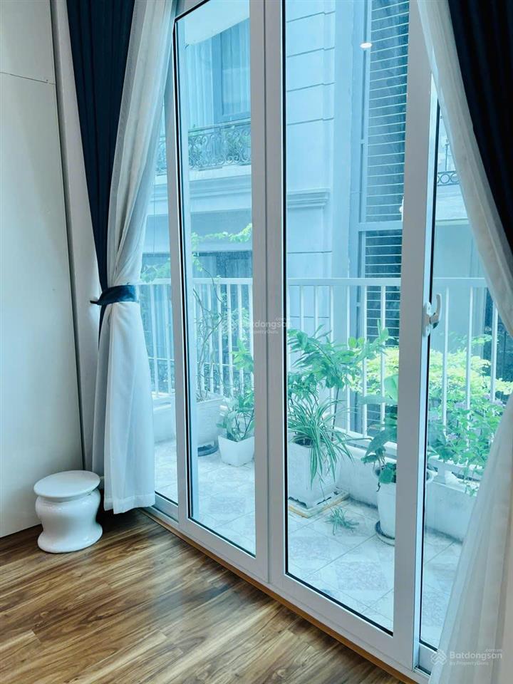 Căn hộ thoáng, đẹp, nhiều ánh sáng phố liên trì  nguyễn du, 50m2, gồm 1 pn, giá thuê 10 tr/th
