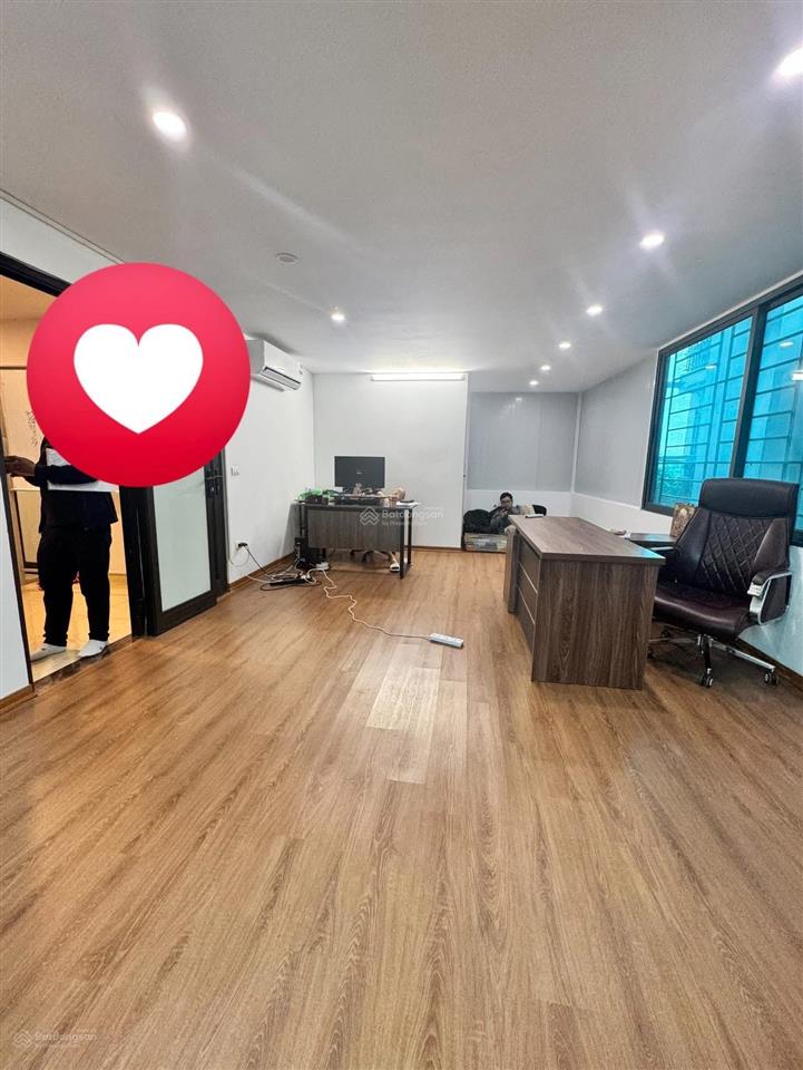 Siêu phẩm mặt phố trần hữu tước, tòa văn phòng kết hợp căn hộ, 8 tầng nổi+ 1 hầm, dt 180tr/ tháng