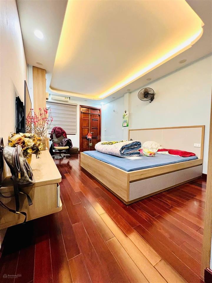 Nhà cực đẹp! tôn đức thắng đống đa, lô góc dân xây cực chất, ngõ phân lô, kinh doanh, 45m5 tầng