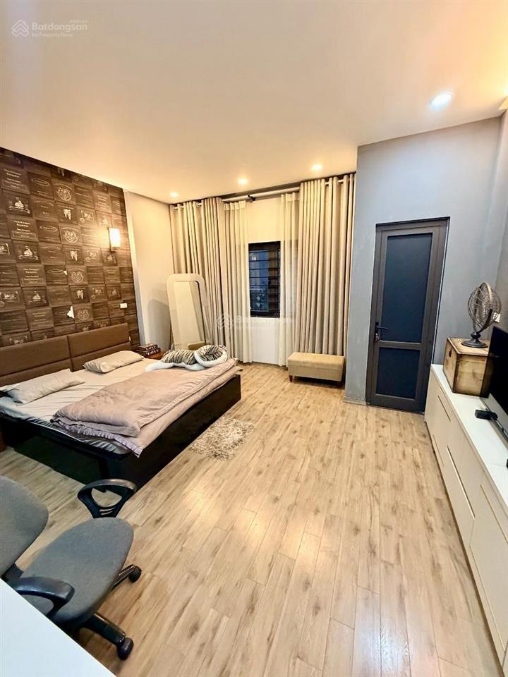 Siêu phẩm phân lô trung kính cầu giấy  ô tô, 2 mặt thoáng, kd văn phòng, ở sướng.