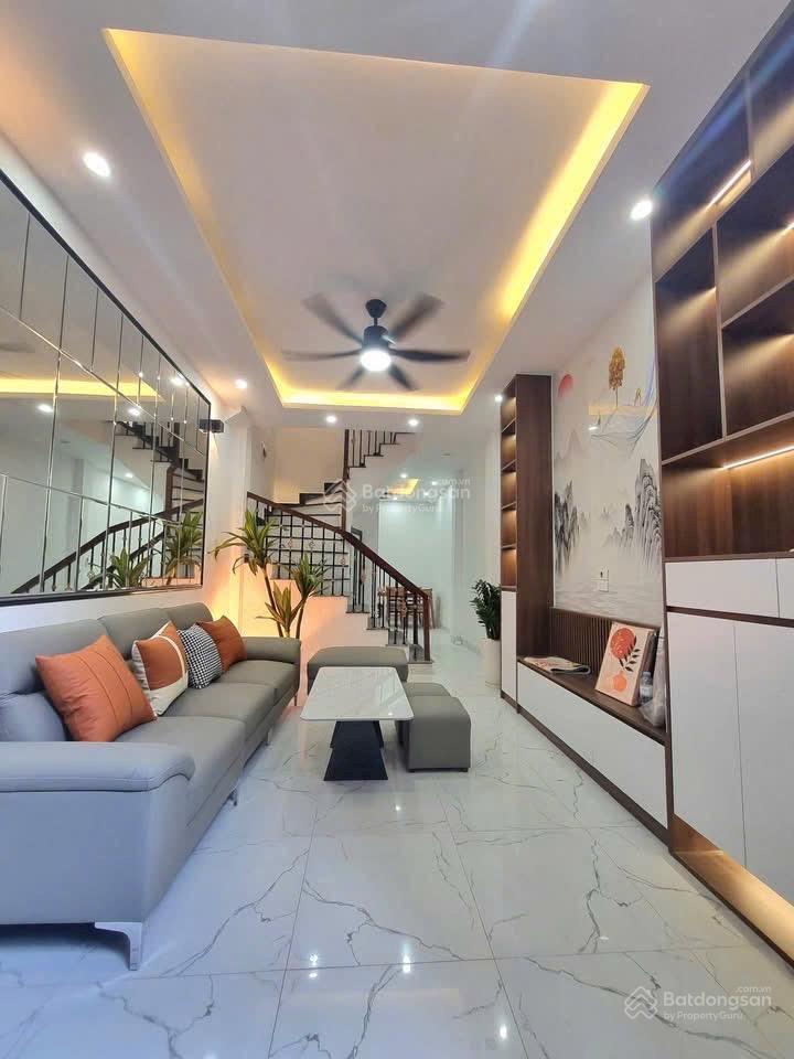 Nhà đẹp linh đàm 33m x 5 tầng, 100m ra ô tô, trường học, ở cực sướng, giá 7,3 tỷ