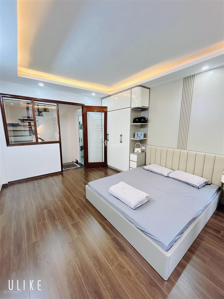 Nhà đẹp linh đàm 33m x 5 tầng, 100m ra ô tô, trường học, ở cực sướng, giá 7,3 tỷ