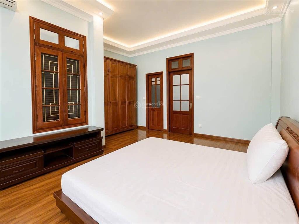 Siêu phẩm kim giang 20m ra mặt phố ô tô vào nhà, 2 thoáng, vừa ở làm văn phòng, giá 179tr/m2