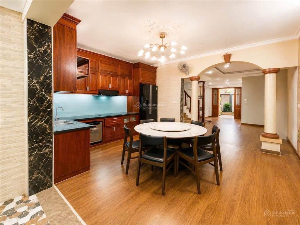 Siêu phẩm kim giang 20m ra mặt phố ô tô vào nhà, 2 thoáng, vừa ở làm văn phòng, giá 179tr/m2