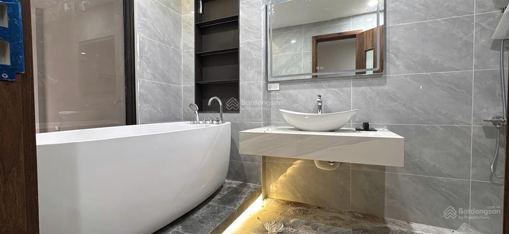 Nhà phố thái hà  đống đa, phân lô, 7 tầng thông sàn, văn phòng, spa, showroom đều đỉnh.