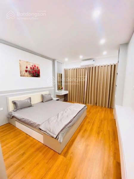 Nhà đẹp 5 tầng phố bằng liệt, 4p ngủ, gần trường học, chợ, thuận tiện sinh hoạt, vào ở ngay.