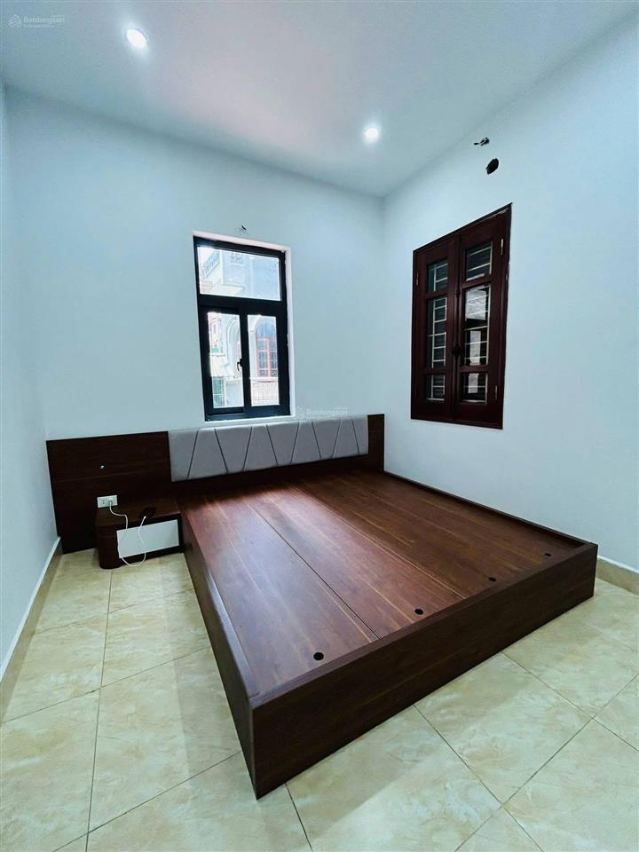 Chùa bộc đống đa 40m 5t lô góc cách phố 20m 7 phòng cho thuê 30tr/tháng giá 12 tỷ