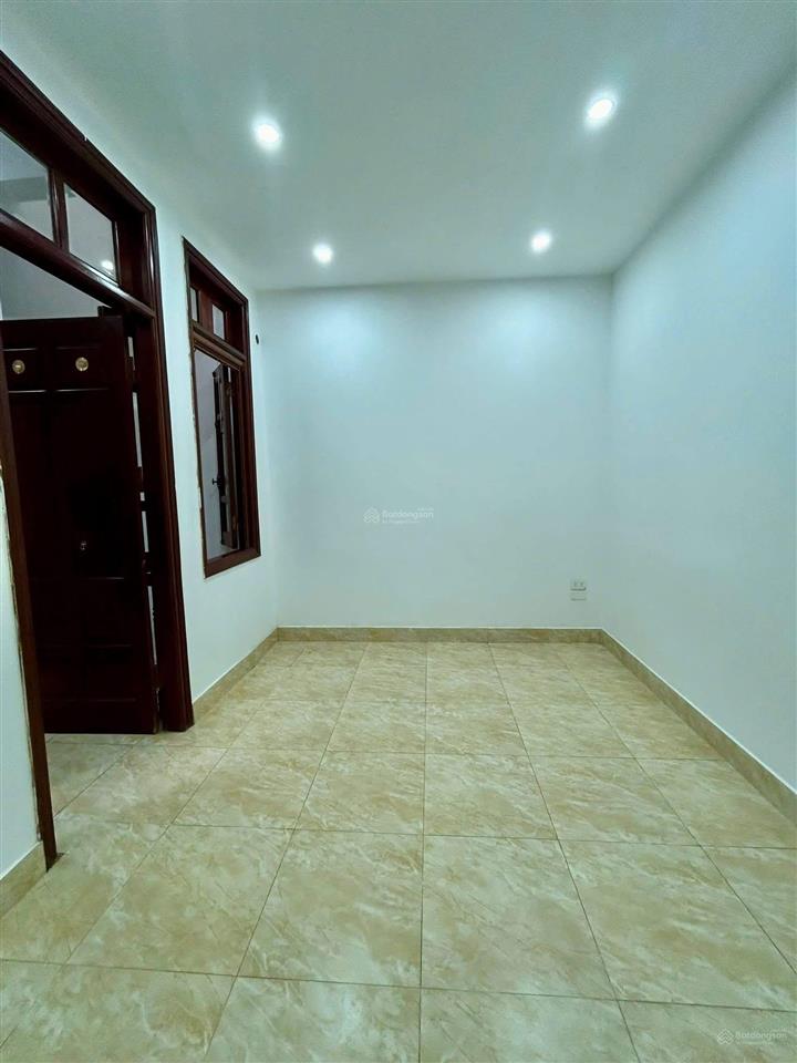 Chùa bộc đống đa 40m 5t lô góc cách phố 20m 7 phòng cho thuê 30tr/tháng giá 12 tỷ