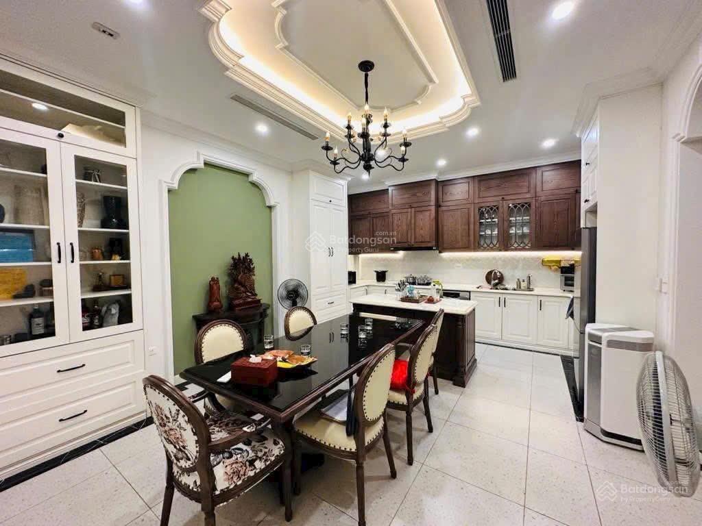 Rẻ nhất phố trung kính! phân lô víp gara 2 ôtô ôtô tránh 2 thoáng, diện tích 105m kd đỉnh cao.