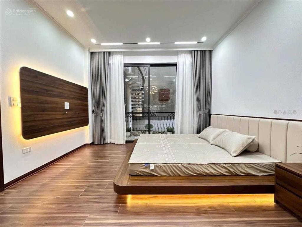 Rẻ nhất phố trung kính! phân lô víp gara 2 ôtô ôtô tránh 2 thoáng, diện tích 105m kd đỉnh cao.