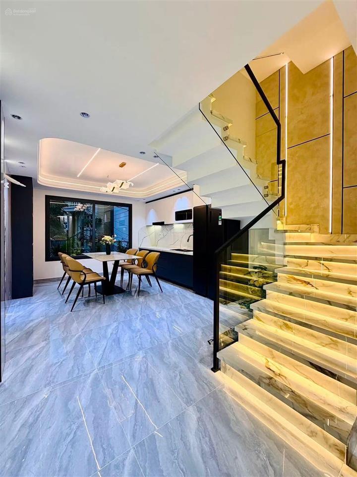 Khách mua ở hay đầu tư đều thích  phân lô vip nguyễn chí thanh  vỉa hè  ô tô  sẵn dòng tiền.