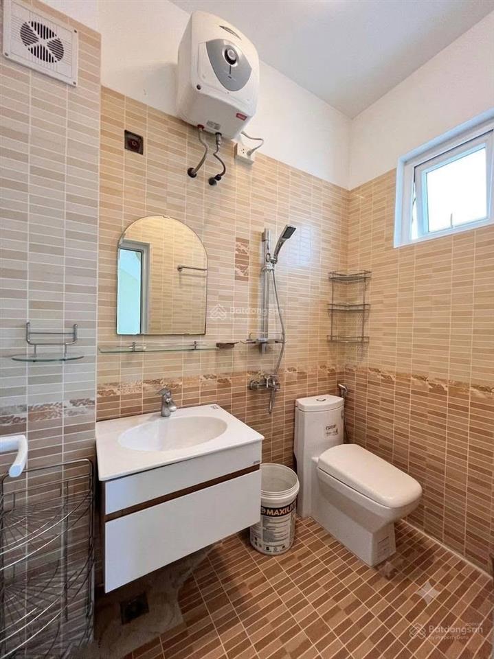 Nhà đẹp ở ngay trần duy hưng, cầu giấy, ngõ thông phân lô, 10m ra hồ, ô tô, 50m5 tầng giá 12,8 tỷ