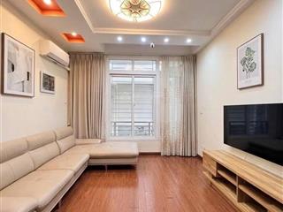 Nhà đẹp ở ngay trần duy hưng, cầu giấy, ngõ thông phân lô, 10m ra hồ, ô tô, 50m5 tầng giá 12,8 tỷ