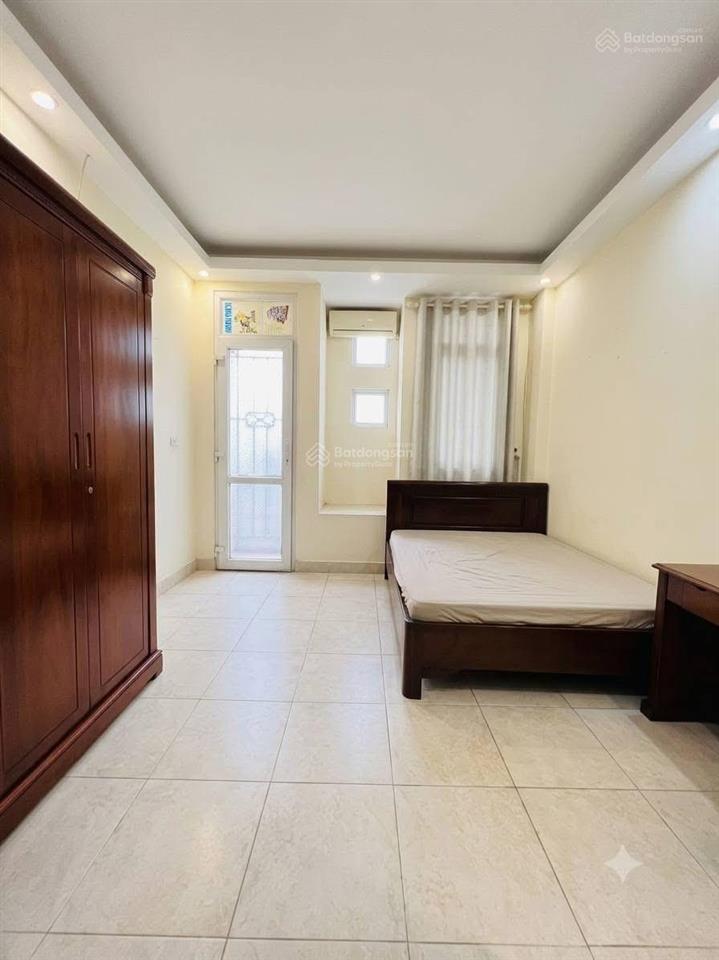 Nhà đẹp ở ngay trần duy hưng, cầu giấy, ngõ thông phân lô, 10m ra hồ, ô tô, 50m5 tầng giá 12,8 tỷ