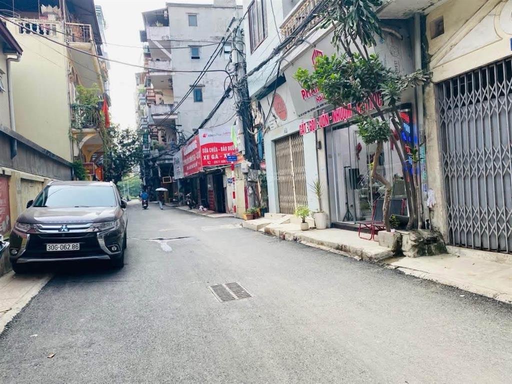 Đường láng phân lô cán bộô tô đỗ cửa 5 tầng thang máy 2 mặt thoáng nhà mới đẹp ở ngay.