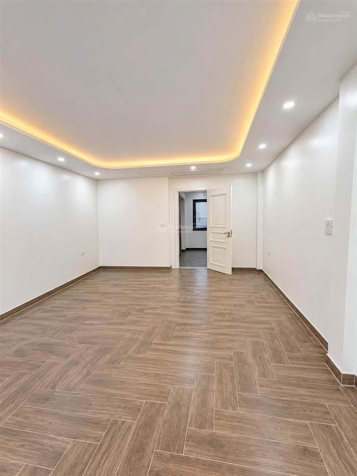 Đẳng cấp ba đình, building kim mã 8 tầng thang máy, 2 mặt ngõ ô to tránh, sổ vuông đẹp27 tỷ